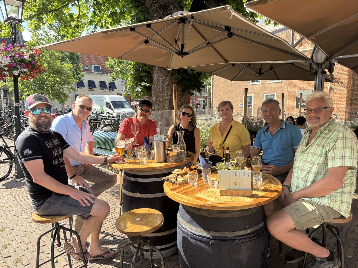digitejo's tweet photo. De 10e editie van de #tweetup en borrel van #toffewaixen bij Mau’s Bistro op de Markt van Wijk bij Duurstede. In tropische sferen. ☀️ https://t.co/WmB7fViYnH