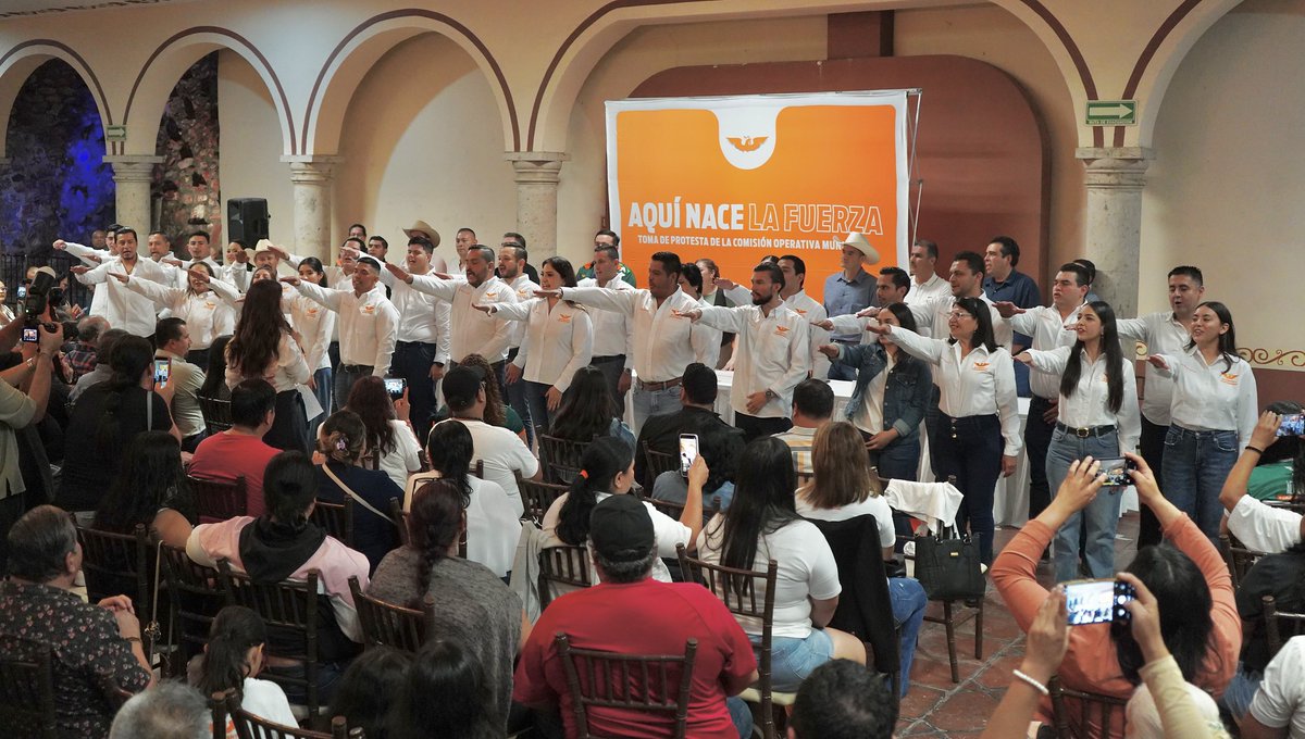 MovCiudadanoJal's tweet photo. Tequila merece un mejor rumbo. 🍊
Con la toma de protesta de la nueva comisión operativa municipal, encabezada por Luis Fernando Rubio, reafirmamos nuestro compromiso de construir #Al100 % una alternativa cercana a la gente. https://t.co/PPdCbyAzKh