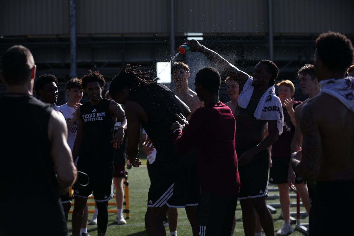 aggiembk's tweet photo. Congrats to Jamie Vinson on being named our Beast of the Week 💪

Jamie, as well as the whole team, has continued to stay committed to the process and showcase their hard work day in and day out. This award is a product of their dedication.

#GigEm | #BuckyBall https://t.co/tlGpAfIJV2
