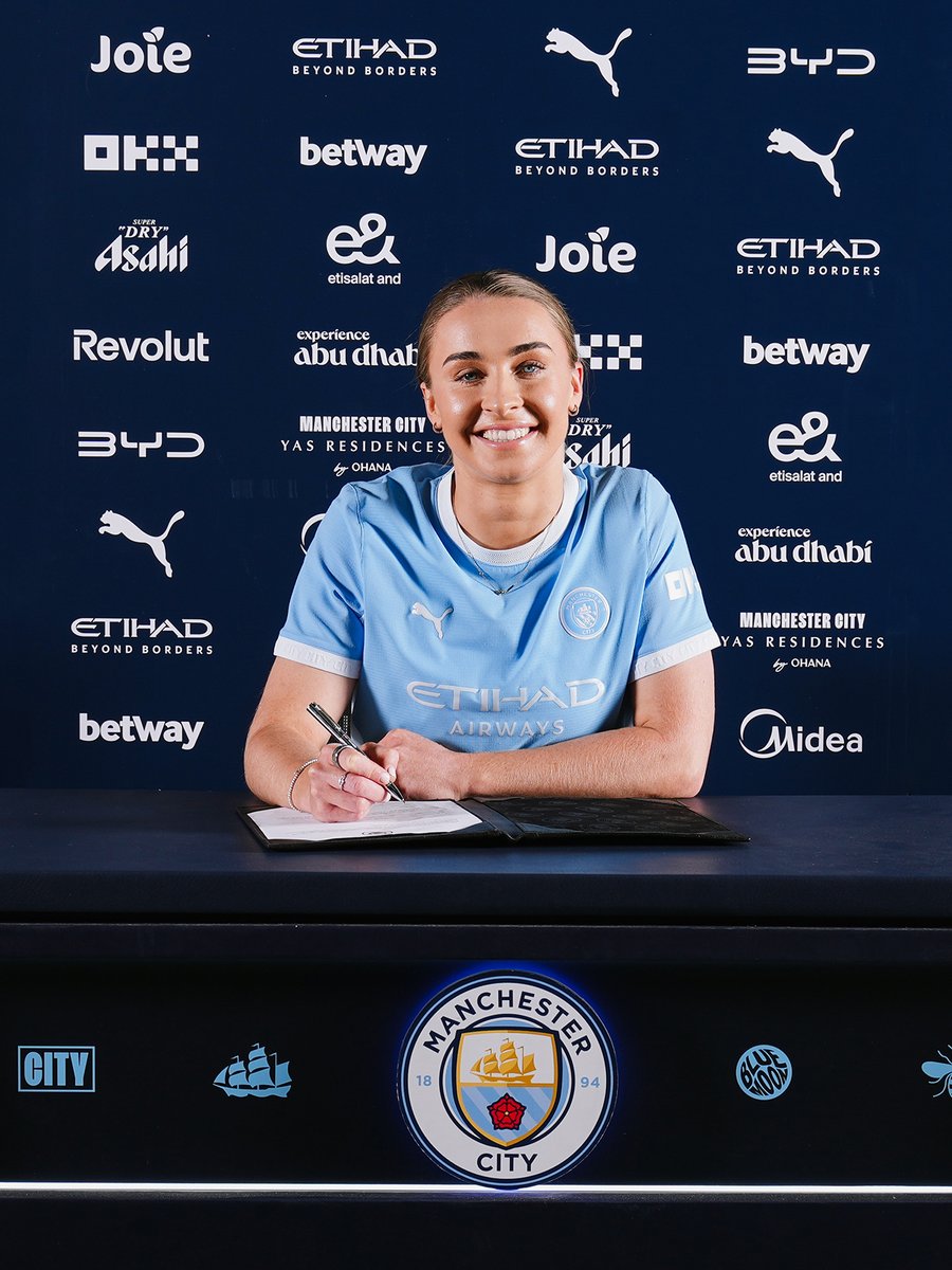 ManCityWomen's tweet photo. Welcome to City, Niamh! 👋 https://t.co/aOJBO0ppIE