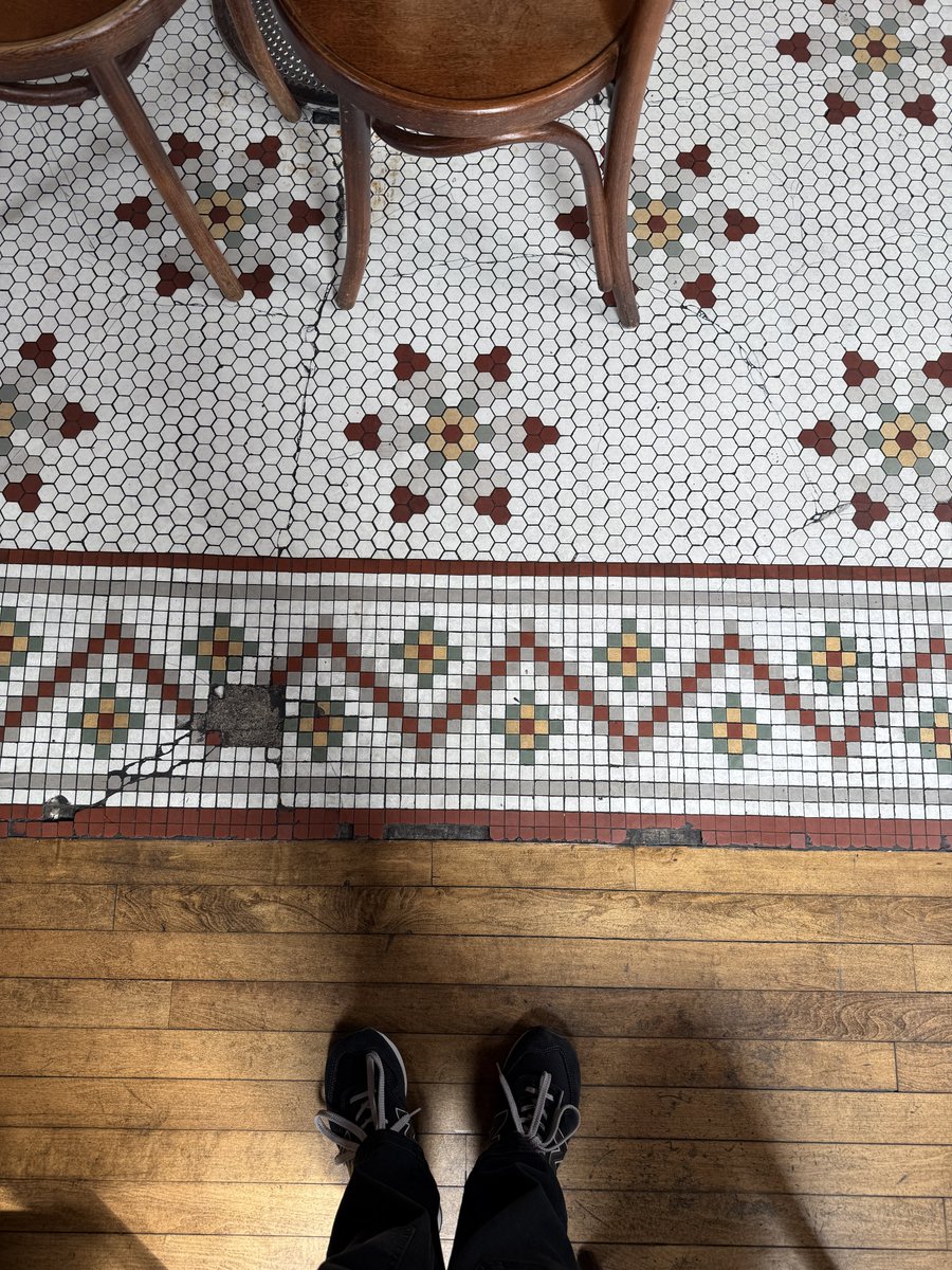proletarat's tweet photo. Floor Friday #floorfriday
a Mexico City cafe / Lardon Logan square / lobby of my new apartment https://t.co/ZwaNvWot6i
