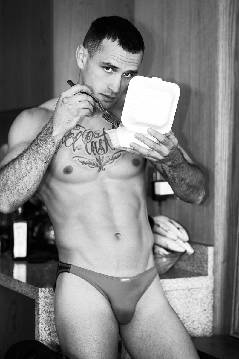 lazzarophoto's tweet photo. Joaquin en bikinis 
men's underwear https://t.co/V39Ua99V5d