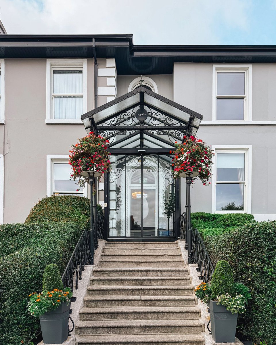 SandymountHotel's tweet photo. Step inside, slow down, and make yourself at home. ✨

 At The Sandymount Hotel, every stay is filled with genuine hospitality, thoughtful comfort, and space to unwind. Discover Dublin while feeling right where you belong. Your home away from home. 🏡💚

 #IrishHospitality https://t.co/xHBra0J8pI