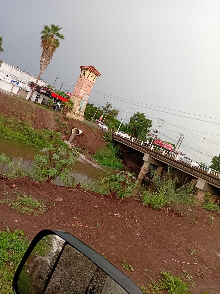 PC_Cln_'s tweet photo. Ante la reciente precipitación, realizamos recorridos de inspección por distintos puntos de la ciudad para salvaguardar la seguridad de la ciudadanía. https://t.co/lupJY9IvrV