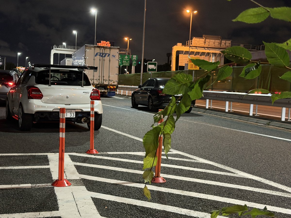 shiro_33s's tweet photo. 嫁と夜ドライブ https://t.co/NjZBqIY2vD