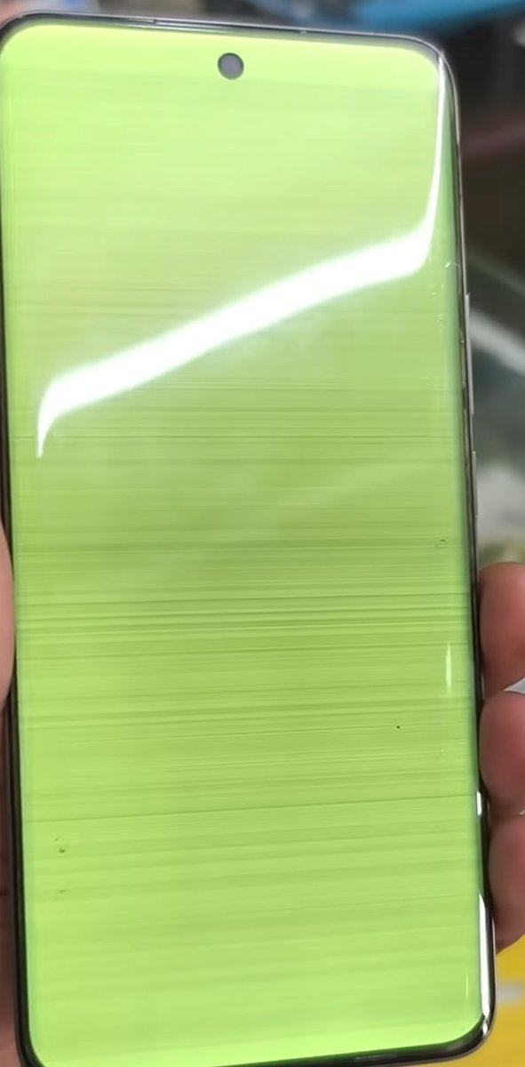 MrSR2605's tweet photo. @realmeIndia @realmeIndia why should i pay 7K? for the display It wasn't my fault this happened after the update, also my My entire family uses Realme devices, and I also use a Realme Book its trackpad stopped working after the Windows 11 update. https://t.co/X9N3z0MrjG