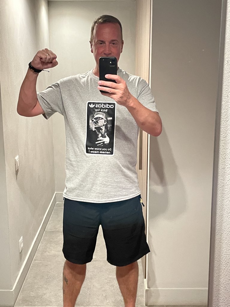 tedscoops's tweet photo. Get on this fella @gibbo1012 for your custom holiday tees 👊👊🙌🙌 https://t.co/5SWZduasK1