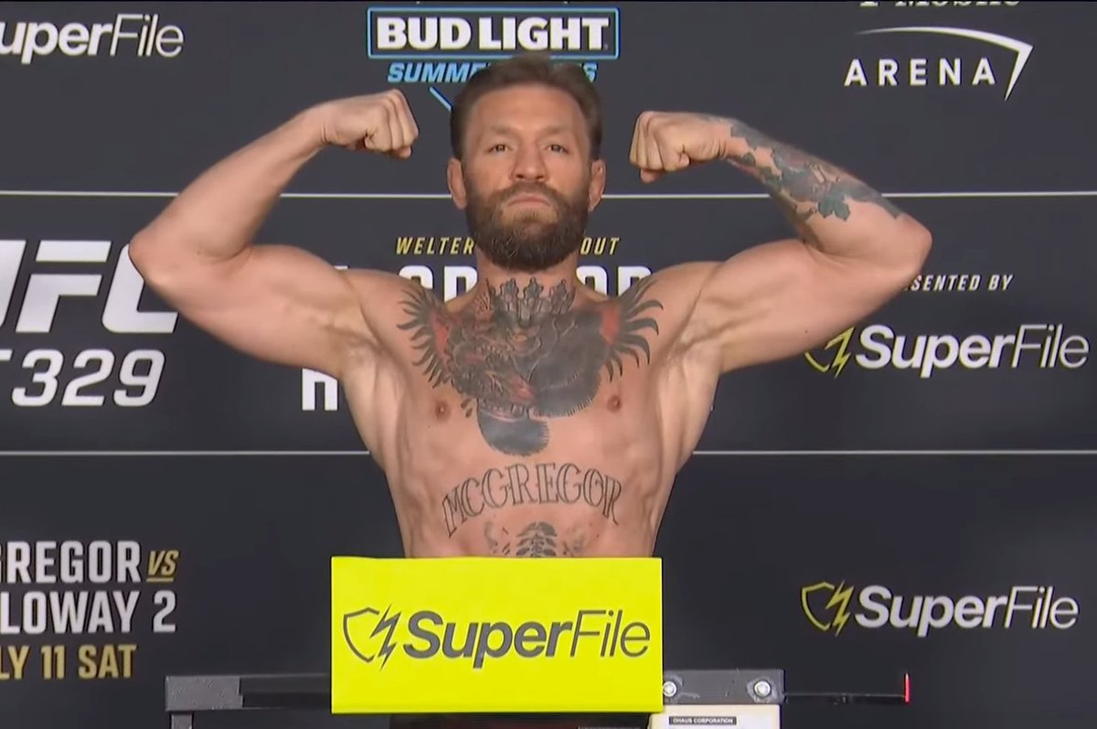ClubDeLasMMA's tweet photo. Pelea Estelar confirmada en la balanza ⚖️ #UFC329 

Conor McGregor 🇮🇪 170.5lbs
Max Holloway 🇺🇸 170lbs https://t.co/EvyT0Lf89L