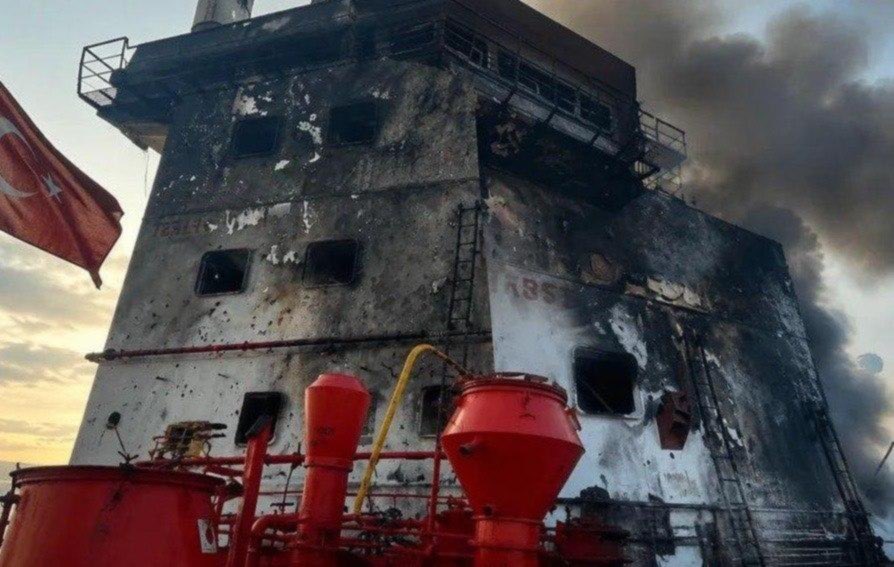 Maks_NAFO_FELLA's tweet photo. 🛳️💥 Unmanned Systems Forces reported the destruction of 13 more tankers of enemy's shadow fleet this night, - Exilenova https://t.co/r15mF4dZWh