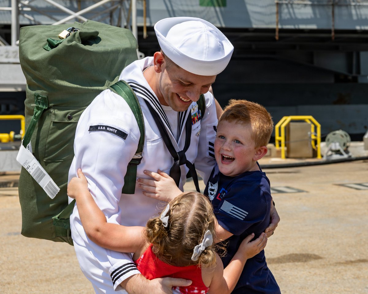 USNavyNNPP's tweet photo. USS Nimitz (CVN 68) arrived to it's final homeport of Naval Station Norfolk on Thursday following a historic and successful four-month deployment to the U.S. Southern Command areas of operations, and participation in FLEETEX 250 and the INR250.

#PoweringMaritimeDominance https://t.co/WDhNAVSduy