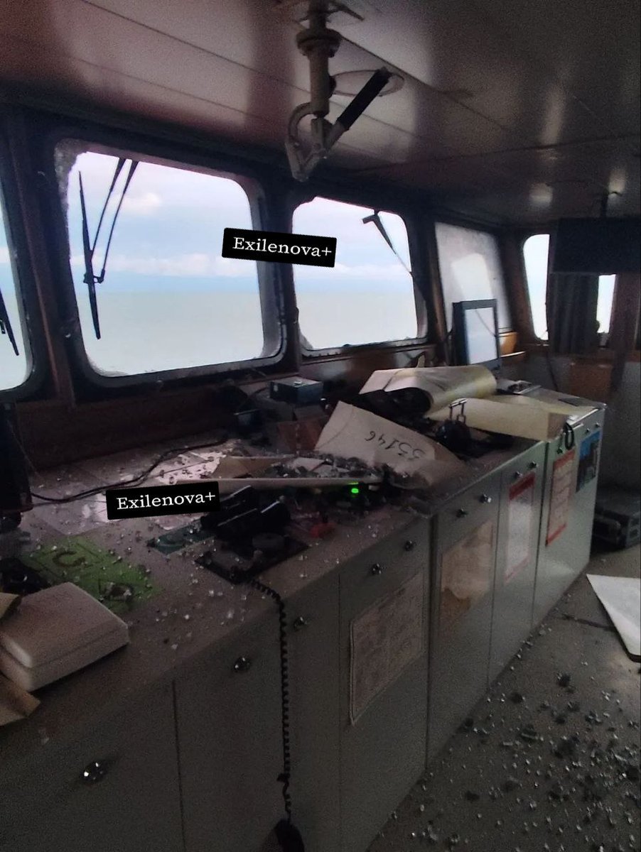 Q0MT6pFmbVqynsM's tweet photo. Русские почему то решили, что Азовское море - внутреннее море РФ, а это не так. И вот результат. https://t.co/jDNFjikbqE