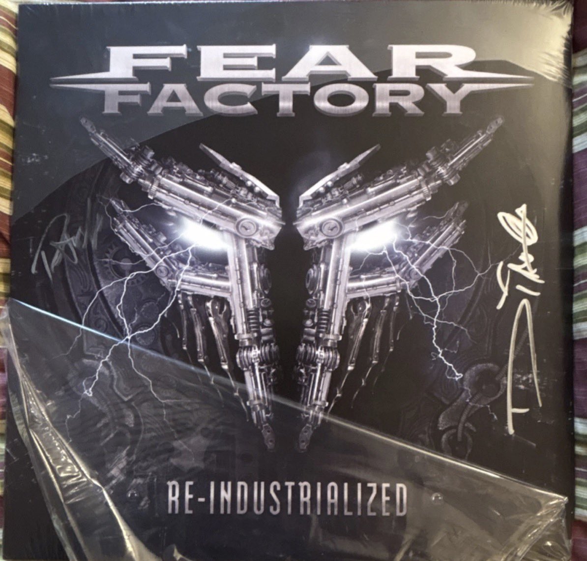 VinylCollefhrm's tweet photo. Fear Factory Re-Industrialized Vinyl LP Record AUTOGRAPHED by Dino and Milo 
#fearfactory https://t.co/KZSEM11TOh