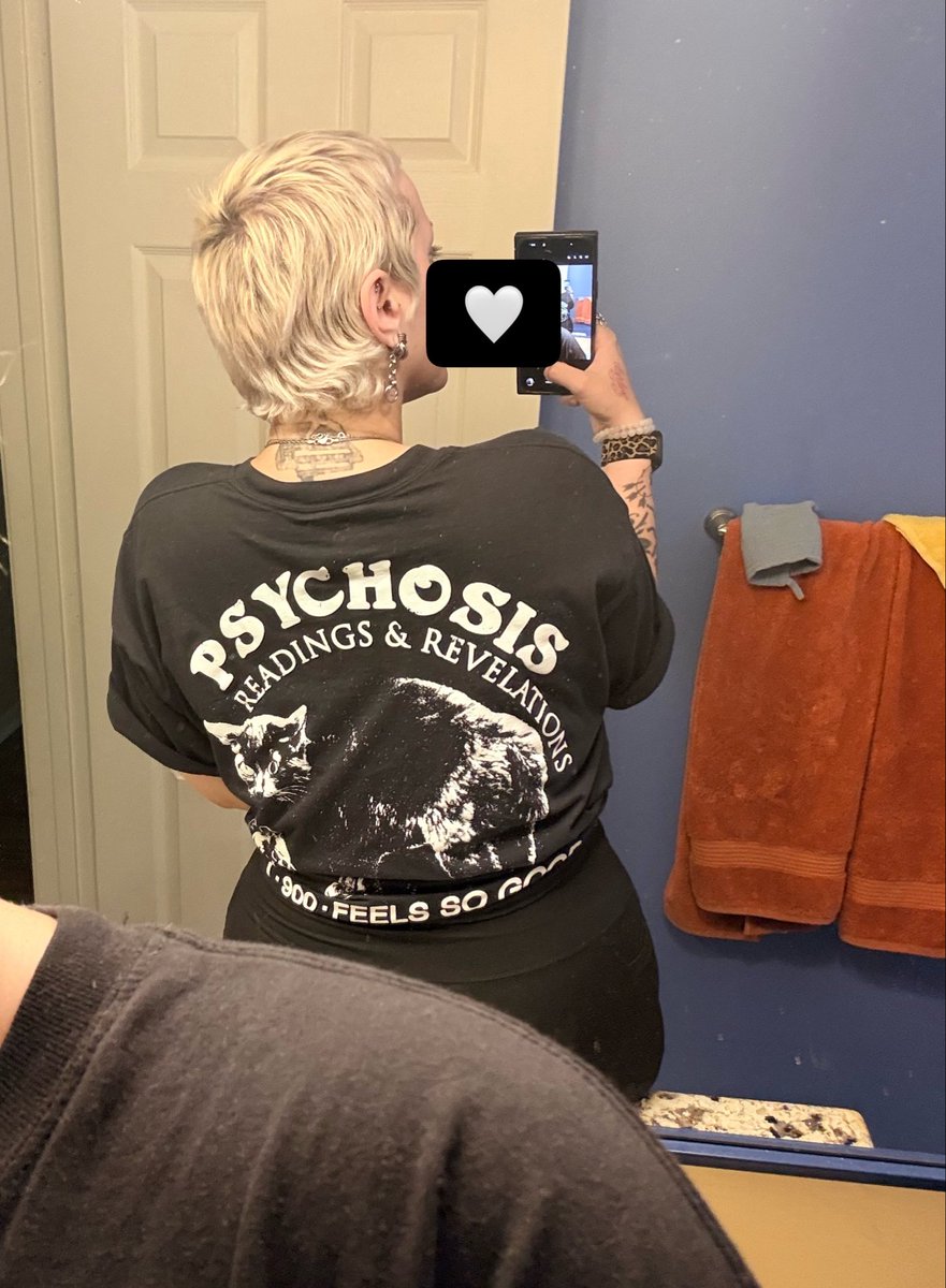 pieslug's tweet photo. In honor of my faux lobotomy appointment today I’m wearing my ‘Psychosis’ shirt for the plot https://t.co/ut0RwD3Coi