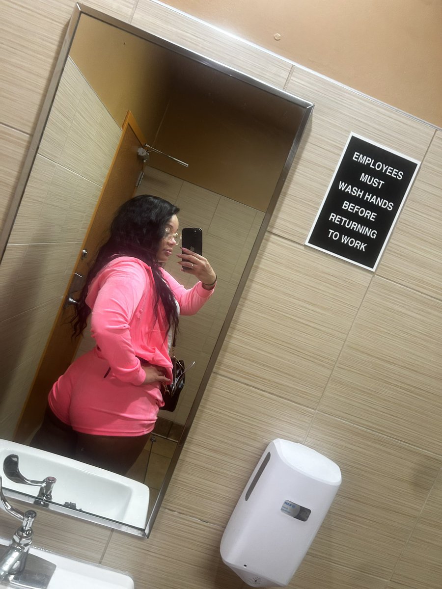 Vssecret_'s tweet photo. #SpoonsPigs #PayPigs https://t.co/a7EDmk4K8o