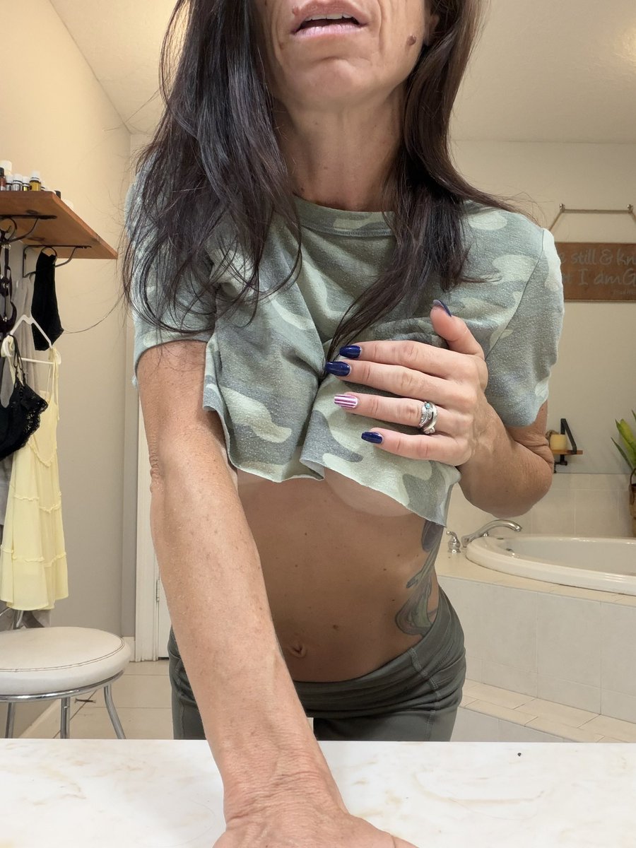 SomeonesProbl3m's tweet photo. GFE at midnight?
DM to get my late night calls 🌙 https://t.co/39US7COmbX