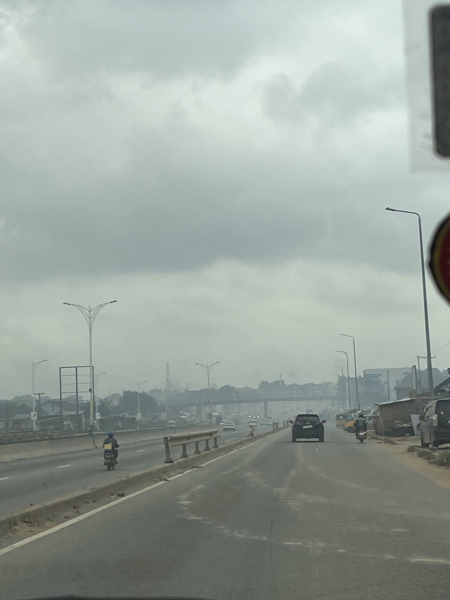 theDwubs's tweet photo. Today’s National Cleanup Exercise came with smoky skies. It seems rubbish collected during the exercise is being burnt in many places. I thought assurances had been given that proper disposal avenues would be available? https://t.co/EylFfLthCg