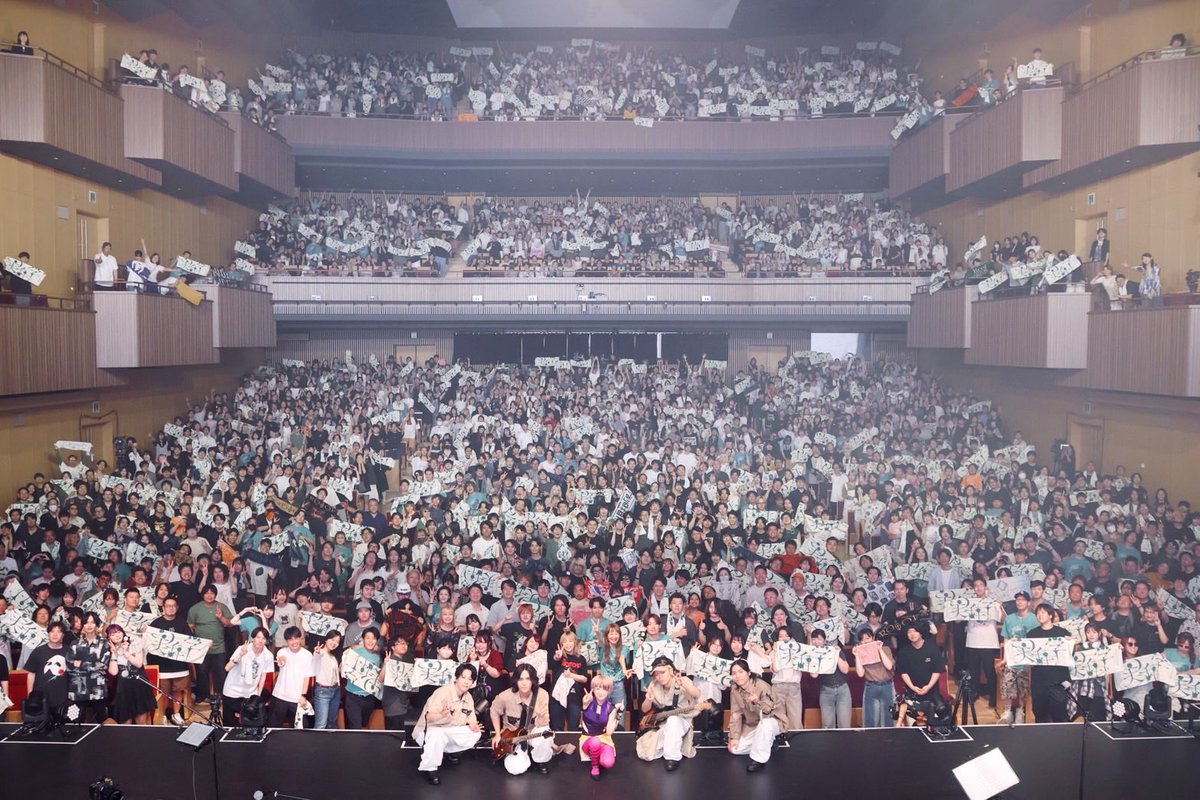 yukikishida's tweet photo. REOLツアーin東京
ツアー完走お疲れ様でした！！！

この後の海外公演は僕はおりませんが
熱い瞬間を共有できて最高でした🔥

最後のMCがブッ刺さり過ぎて最高だったぜ！！！

#美辞学 https://t.co/2kX2kG7XRe