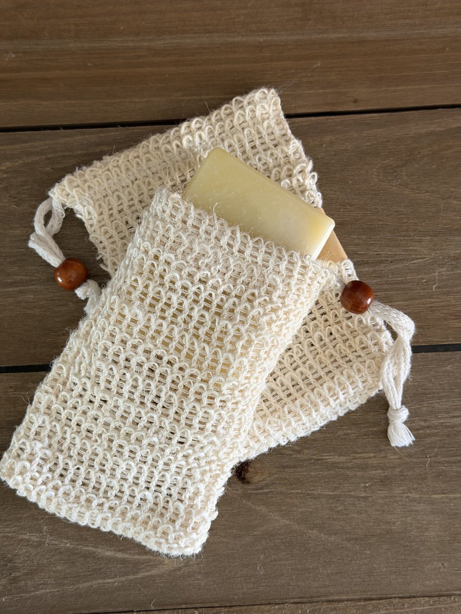BnBSoapCo's tweet photo. Your soap deserves a good home.
100% sisal cactus bag + alder wood Boardwalk deck. Clean lather, clean dry, every time. 🌵🪵
https://t.co/QJAzoFKcSf
#VeteranOwned #HandmadeSoap #TallowSoap #SmallBatch #MadeInTexas https://t.co/IRElURz4xU