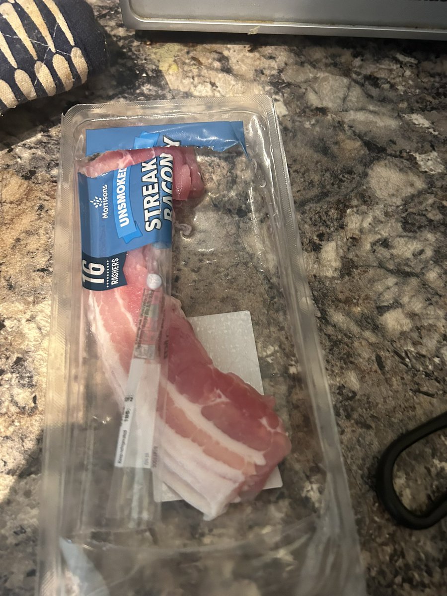 Thievesbook's tweet photo. Preparing tea - fresh cod with risotto and all manner of lemony goodness and streaky bacon https://t.co/m9jDRMxDoK
