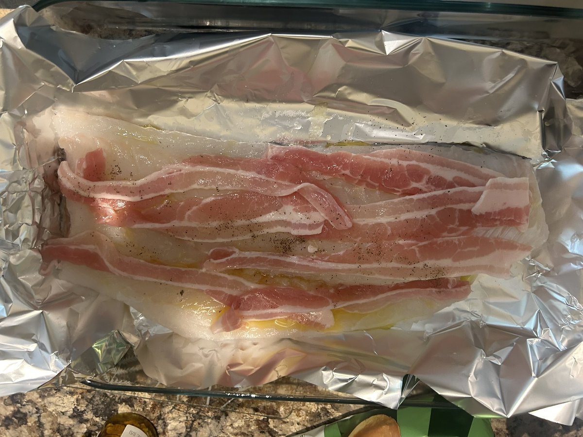 Thievesbook's tweet photo. Preparing tea - fresh cod with risotto and all manner of lemony goodness and streaky bacon https://t.co/m9jDRMxDoK