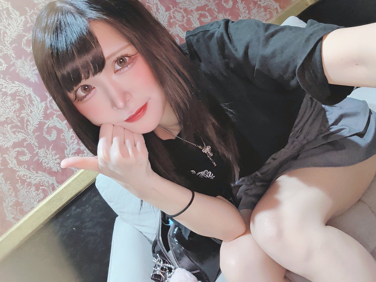 noa___amane's tweet photo. 29歳になりましたー！
セブンイレブンなのでみなさまいい気分でお過ごしください🎶あなたが幸せでいられますように！
のあもシーシャで幸せお届けします💃💃💃🎶🎶🎶 https://t.co/axxuO2NiSJ