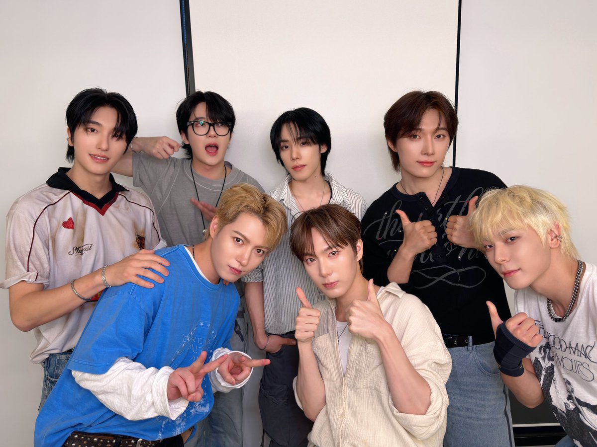 OmegaX_official's tweet photo. [📸]

2026 Kooky x OMEGA X COMEBACK PROJECT
Private Rooftop BBQ Party 완료 🍀

맛있는 음식도 먹고, 도란도란 이야기도 나누며
꿈만 같은 시간을 보낸 오늘 하루 ✨
FOR X에게도 잊지 못할 선물이 되었기를 바랄게요!

언제나 오메가엑스의 든든한 힘이 되어주는 우리 포애기 💭🌃
조심히 들어가고 우리 곧 또 만나요! 사랑해요 💚

#OMEGA_X #오메가엑스 #UNCAPPED #언캡트