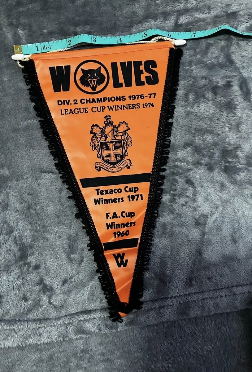 gagasloft's tweet photo. Plenty ending the next few hours with bids and watchers. Scarves, tickets, pennants, rosettes, stickers and more. Link in bio - happy bidding! https://t.co/8XSRm6Ai2N