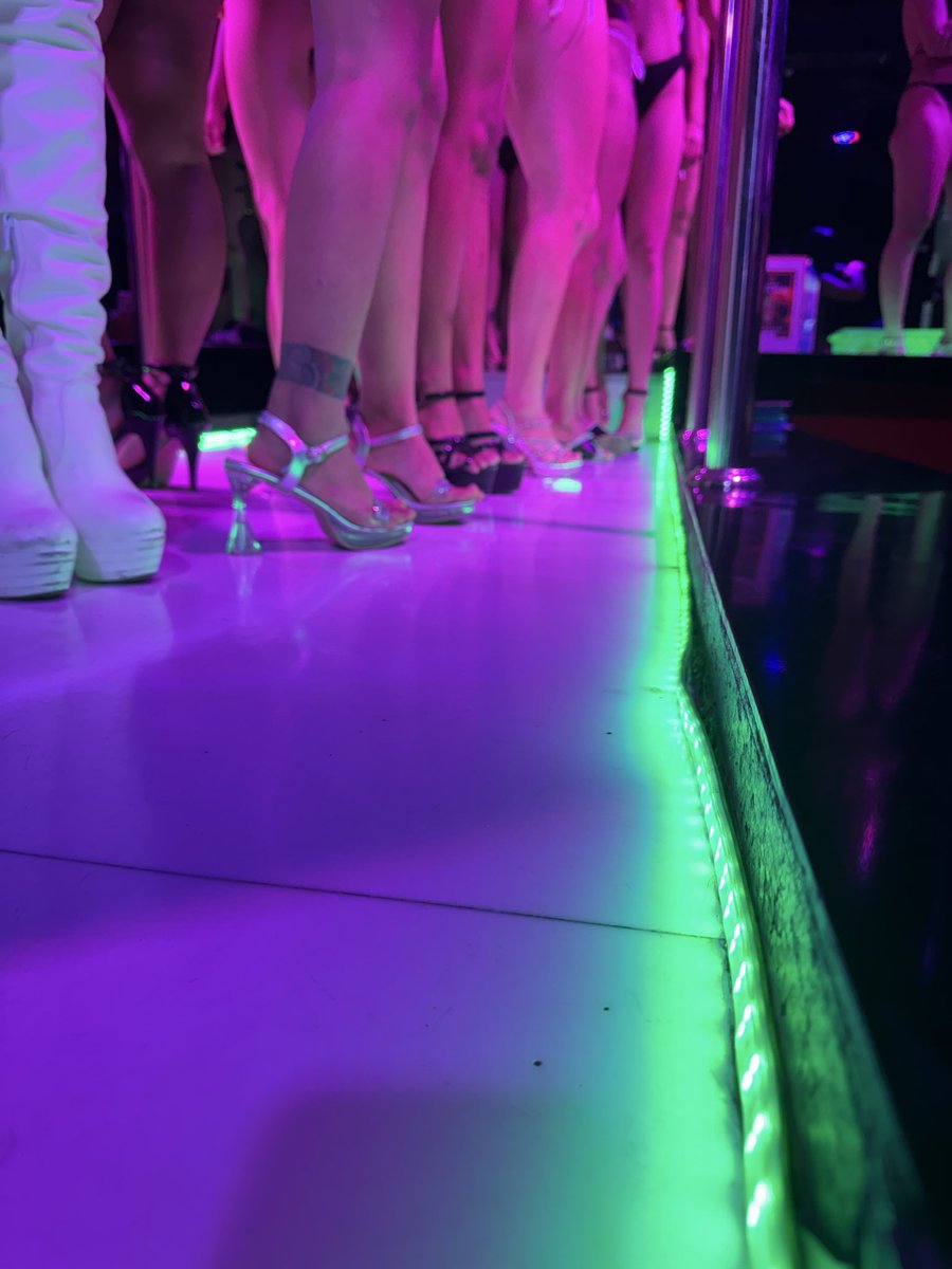 CandymanBKK's tweet photo. The night is young

We are Stacked with the best ladies in NaNa.

The stage is full,
@LollipopBangkok is on Fire.

The music is most definitely the best.

The Beer is Ultra Cold, no ice cubes needed.

You can’t go wrong coming into Lollipop.

Outside deck for Chillin
Inside da club it’s a man’s paradise.

Your going to love it here

I guarantee it.😎🙏❤️