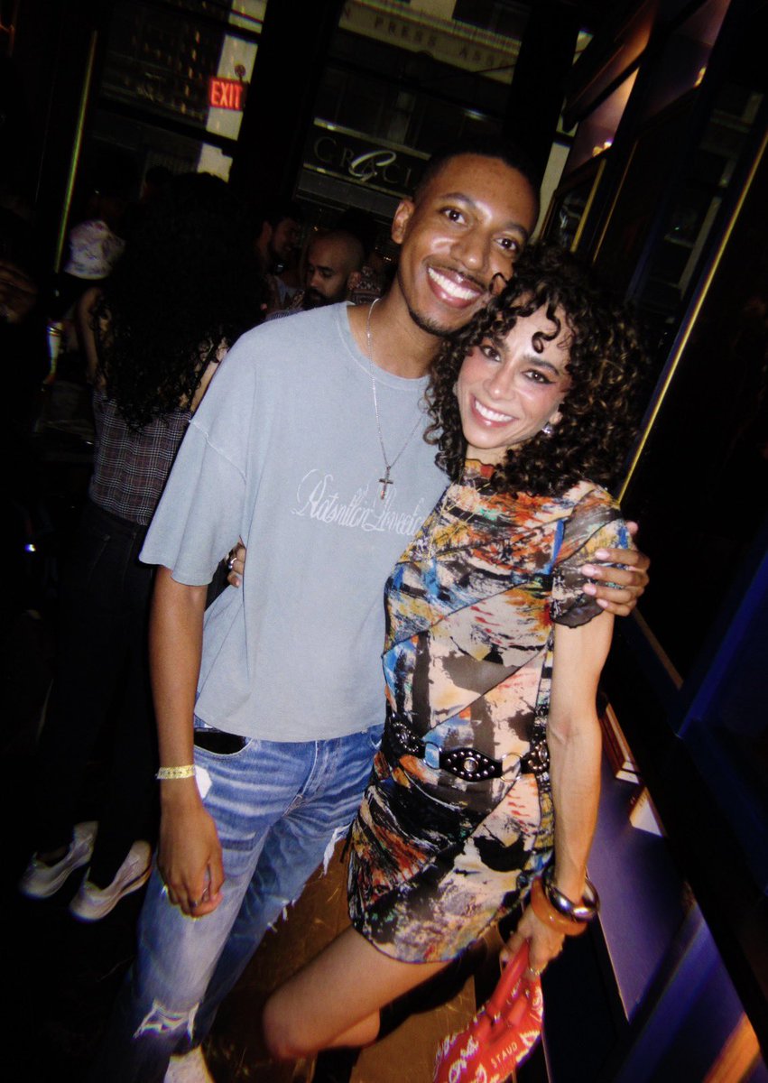 melbrown00's tweet photo. So I met my favv ✨
#BB28 https://t.co/9HPB8ZFQRm