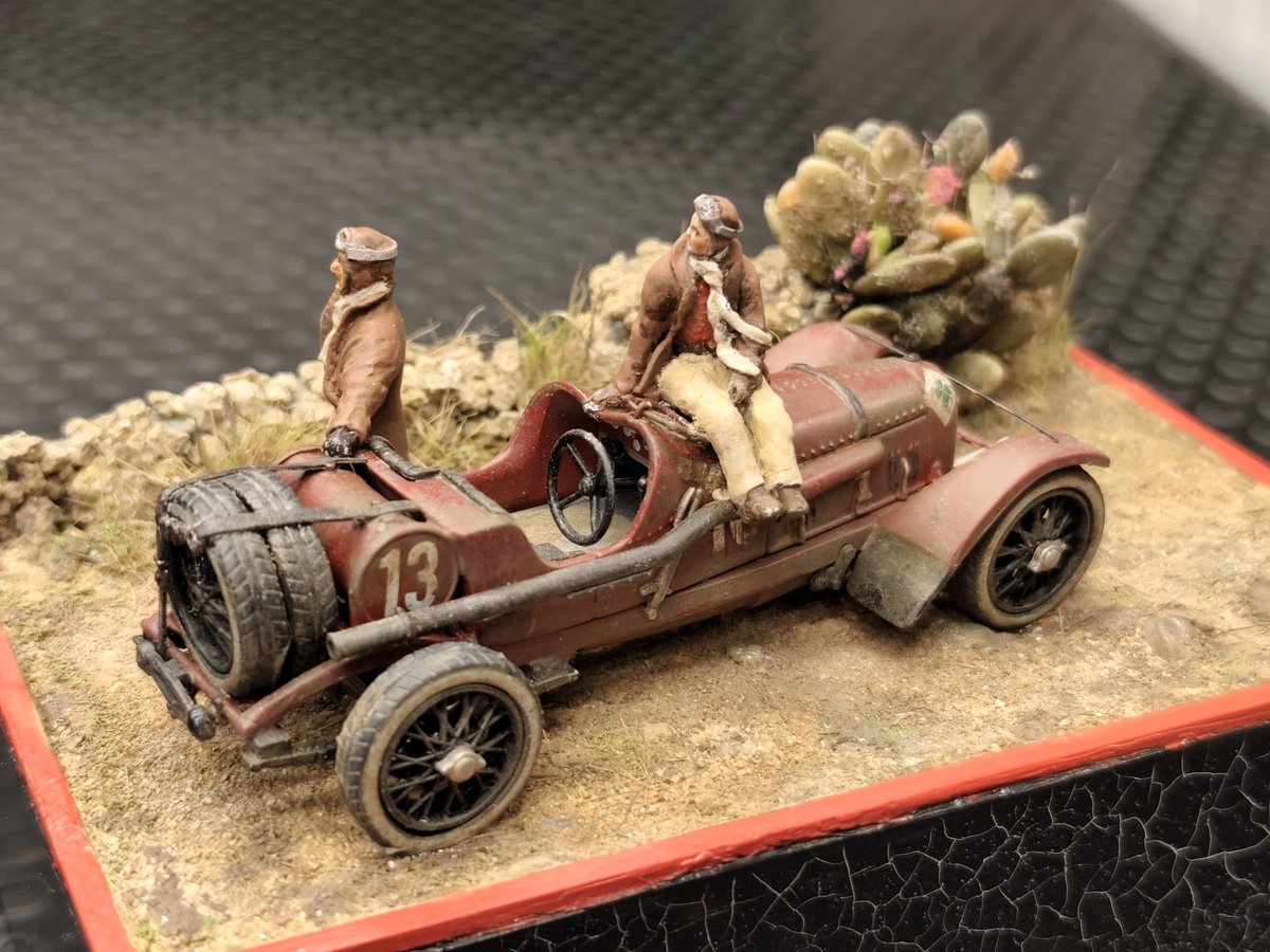 cars_tiny's tweet photo. Alessio ci mostra la sua ultima creazione! #tinycars #diecast #diorama #modellista https://t.co/HbEOfKhvzX