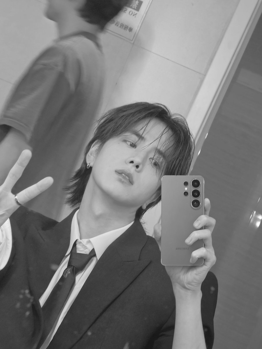 YOUNGHOUNI's tweet photo. I DON’T WANNA STEAL DRUGS FROM MY FATHER I DON’T WANNA GO INSIDE A MONSTER AND I DON’T WANNA DIE ‼️ https://t.co/ffq2JwGab5