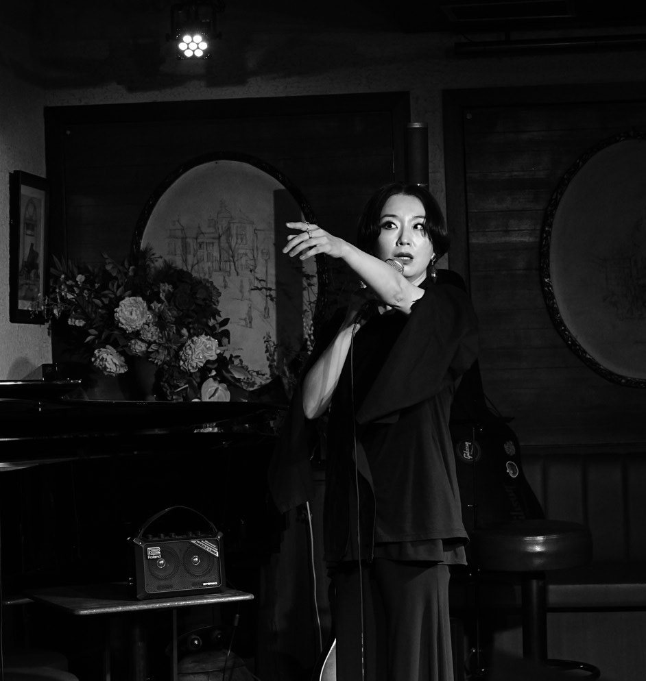 cinorama's tweet photo. 2026/07/10(金)
銀座コリドー街 
『シャンソニエ蛙たち』
銀座あやちクローデル(vo)
坂下文野(pf)

出演：
池田ひろ子
あやちクローデル
小坂部真侑
Sarah
リューシー
Pf.坂下文野 https://t.co/atoqdEdR2h