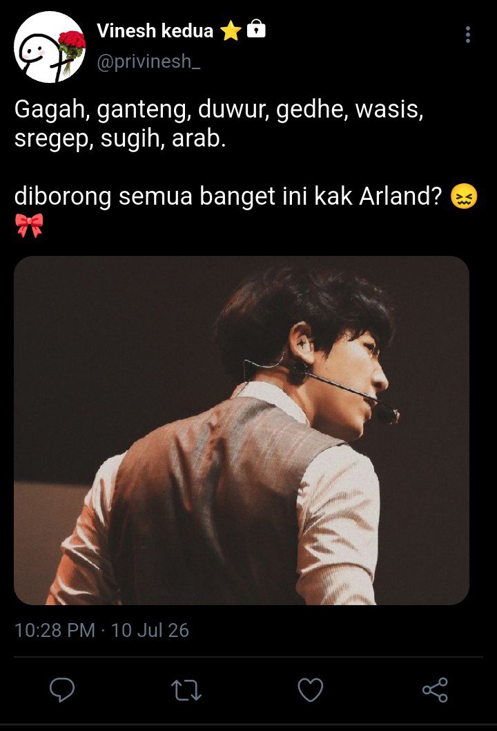 rarawrites_'s tweet photo. Vinesh : aku suka dia, tapi dia gak tau aku hidup... Padahal satu kampus 😖🎀

A #chanbaek local AU https://t.co/jlUGrrK605