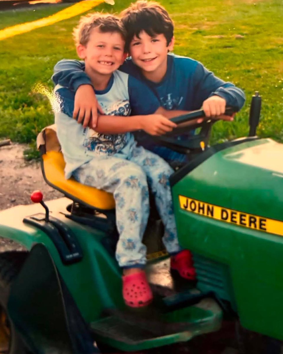 PredsNHL's tweet photo. Mavrik Bourque knows a thing or two about hard work 🚜 https://t.co/db3lFOJ4Ms
