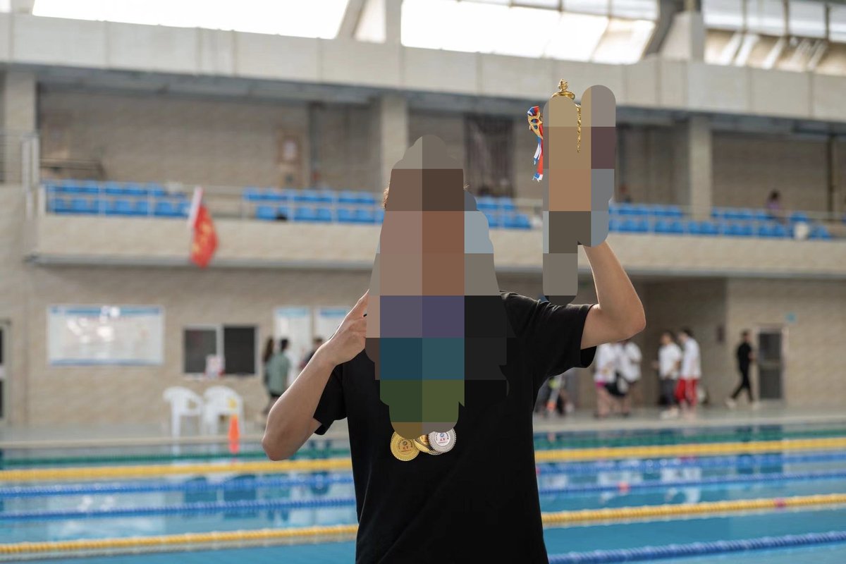 mzz4dz's tweet photo. 人前是肌肉直男体育生
人后是吊17，脚45的警主爹
如今沉迷进恶堕，喜欢当傻逼，把自己的信息全部上交，做一条无脑的胁迫狗，享受高压，被控制恶堕，上班也要时刻跪下，当头讨好乖巧的畜生
转发区抽人领无码和更多信息
#无脑傻逼 #恶堕 #gooner #自毁 #胁迫 #曝光 https://t.co/1X7uSYnXZp
