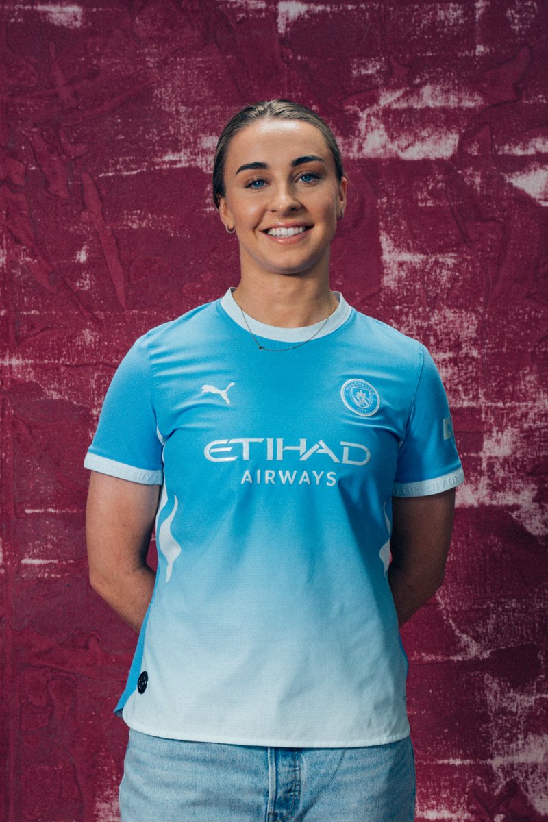 ManCityWomen's tweet photo. Our new number 2️⃣1️⃣ 🌟 https://t.co/zbmXXKx8Ly