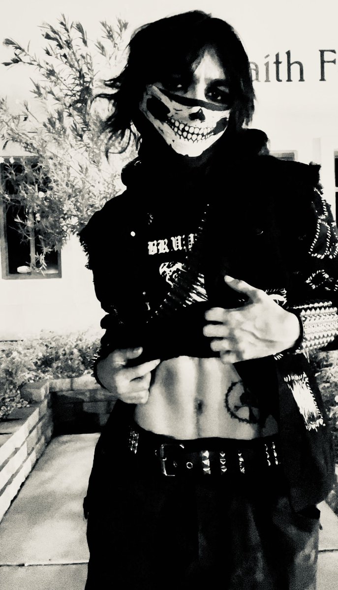 6Not6Important6's tweet photo. Ill be your master daddy if you’ll be my little whore
#nsfw #cnc #nsfwtwt #maskedmen #sellingcontent https://t.co/q2Xe8szDJI