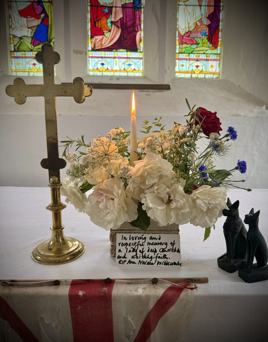 clarescastle's tweet photo. White plus red and blue garden flowers too, for a conviction politician who loved our country. Cats for a cat lover. A candle lit, prayers said for Ann, and for all coming to terms with the shocking manner of her death. The Nunc Dimittis sung. Lord now lettest thou thy servant depart in peace. RIP Ann Widdecombe.