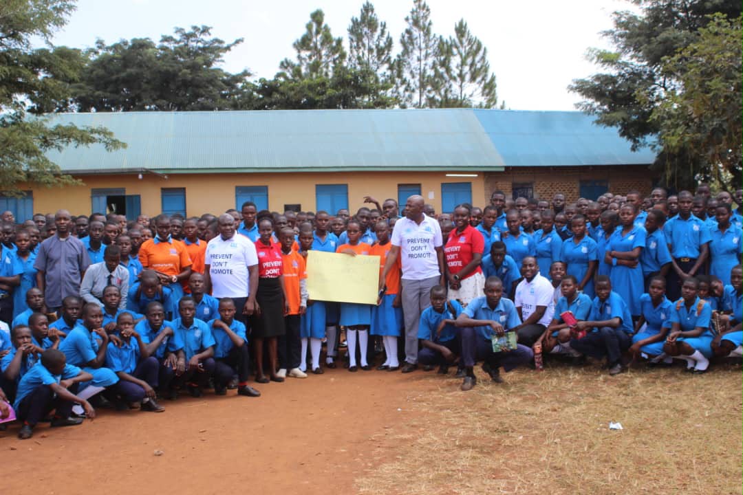 uydelx's tweet photo. Over 1,000 O' & A' Level students at Kifuyo Secondary School participated in a Drug Abuse & Crime Prevention Awareness Session by UYDEL, in partnership with the Church of Uganda Drug Abuse Prevention Office–Directorate of Education, with support from UNODC & the Embassy of the Netherlands.

Through role plays, discussions, and educational videos, students strengthened their refusal skills, learned to resist peer pressure, avoid betting and risky behaviours, and make informed life choices.

Together, we're empowering young people to choose healthy, drug-free futures.

#UYDEL #DrugPrevention #YouthEmpowerment #CrimePrevention #UNODC #DrugFreeSchools
