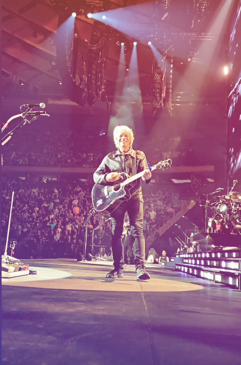 JCorso728's tweet photo. bon jovi. night two. because one is never enough. @BonJovi #BonJovi https://t.co/w7mQOtpbCQ