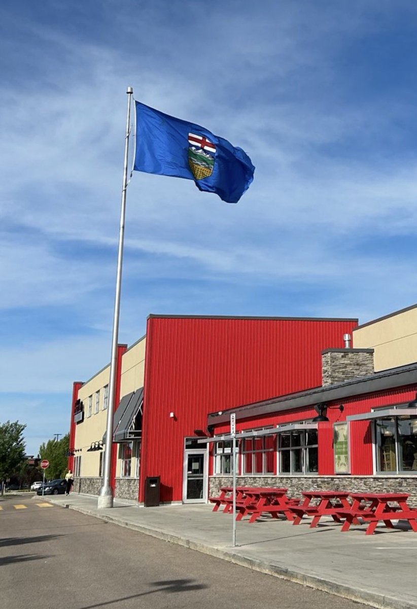 United_AB_Flags's tweet photo. Thrilled to see larger flags being raised across Alberta, including at businesses! 

Paint the Province Blue, and don’t be afraid to be proud of Alberta and a brighter future ahead for all.🧢

Visit https://t.co/yzVZeLwzij to support us getting free flags handed out everywhere. https://t.co/kfgqYaSc1t