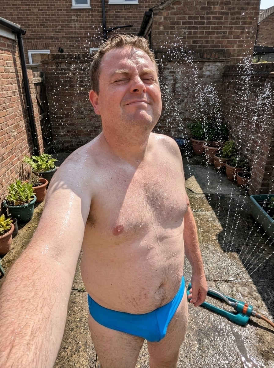 Duranium1991's tweet photo. Gotta cool off somehow...
#gay #gayman #gayphoto #gaypic #gaychub #chub #chubby #gaychubby #chubbygay #gaybulge #gayfat #heatwave #gayexposure #gaywet https://t.co/L1dYrFEOyy