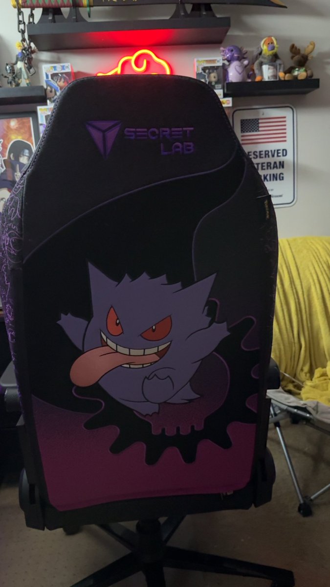 Stevenss13's tweet photo. New #secretlab hair for the gaming room https://t.co/0PSbWVM16J