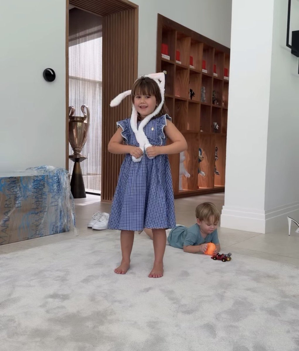 virgzxi's tweet photo. olha só quem voltou, o cenário mais lindo do mundo! faltando o closet apenas https://t.co/H7PfrCVNoW