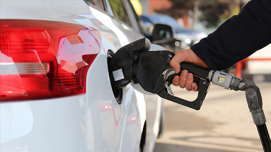 efsanegaragetr's tweet photo. ⛽ Motorin fiyatlarında bu gece yarısından itibaren 2 lira 16 kuruşluk indirim bekleniyor. 

📍Ancak indirim sürücülere fiyat düşüşü olarak yansımayacak, ÖTV düzenlemesi nedeniyle pompada değişiklik olmayacak. https://t.co/E4pjfthAt4