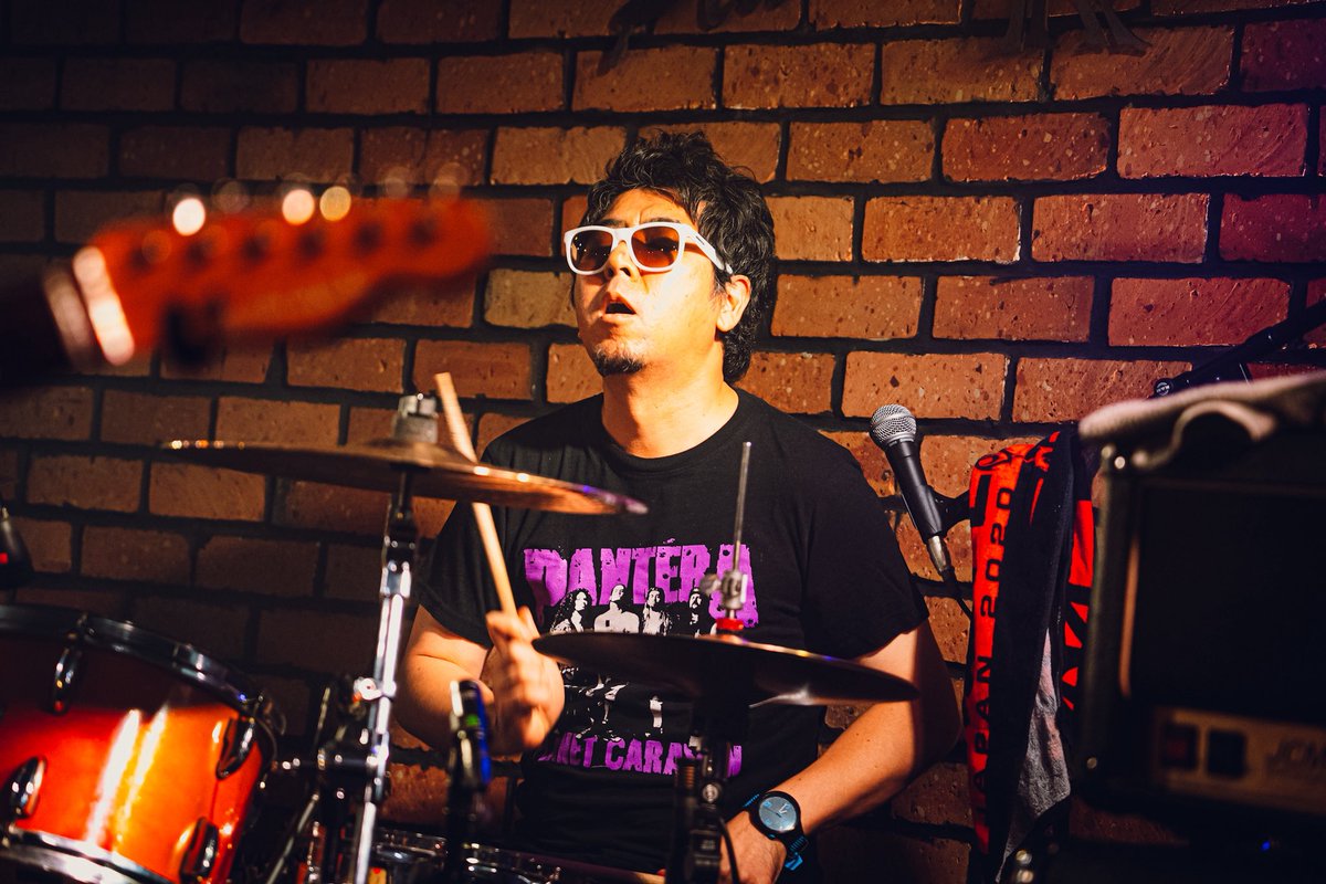 payfordrum's tweet photo. 本日、吉祥寺Planet Kへ参戦の皆さま、ありがとうございました！！楽しく演らせていただきました！そして、楽しく聴かせていただきました！
全バンド個性が違う統一感のなさが、むちゃくちゃ楽しかったですね
次回は、７月31日神田THE SHOJIMARU！よろしくお願いしまーす！ https://t.co/ln5LAs3KFM
