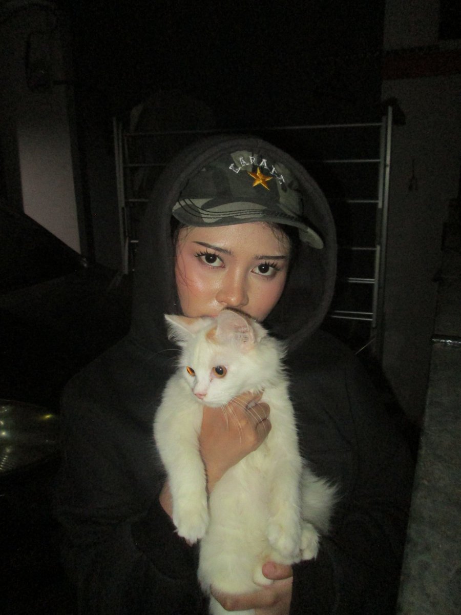 apelkeramas's tweet photo. MY GF GAISKSJSHSHSHSHSHSJSJSJSSKJSJSKSJSKSKDNDKSNS https://t.co/XbCssDgaIh