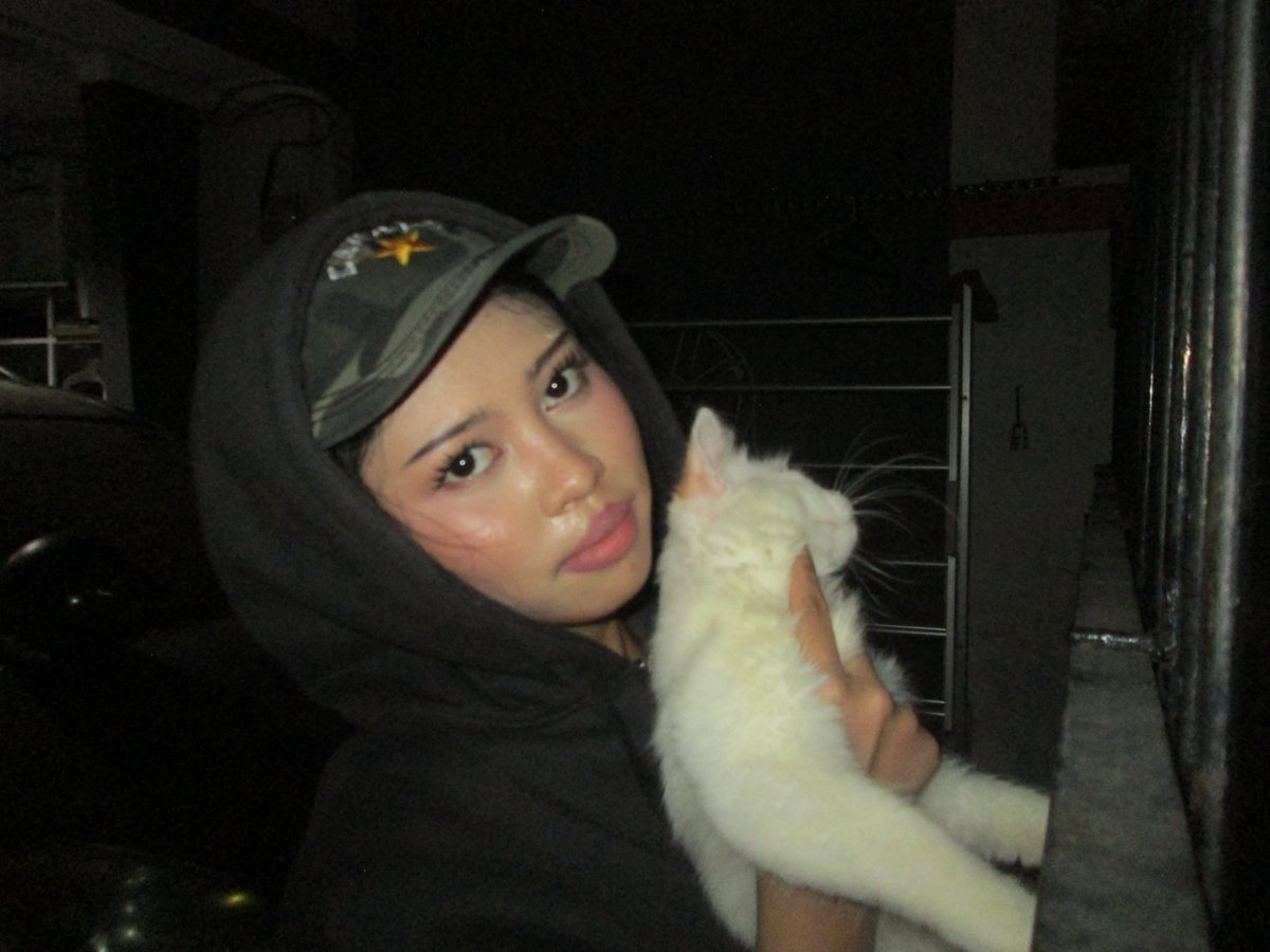 apelkeramas's tweet photo. MY GF GAISKSJSHSHSHSHSHSJSJSJSSKJSJSKSJSKSKDNDKSNS https://t.co/XbCssDgaIh