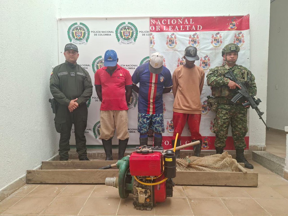 AdrianaMatizTol's tweet photo. En el Tolima seguimos demostrando que la autoridad se ejerce y que el territorio se defiende. Gracias al trabajo articulado de nuestra Fuerza Pública, logramos dos golpes contundentes contra las economías criminales que amenazan la seguridad, el medio ambiente y la tranquilidad de los ciudadanos.

En Coyaima fueron capturadas 3 personas, y se incautaron elementos utilizados para la extracción de oro y se intervino una mina ilegal que estaba causando grave daño ambiental sobre nuestros recursos naturales.

A este resultado se suma la incautación de 1.212 kilogramos de marihuana, equivalentes a más de 1 millón de dosis que no llegarán a las calles, así como la recuperación de un vehículo tipo furgón que había sido reportado como hurtado. Este resultado operacional, avaluado en cerca de 630 millones de pesos, representa un duro golpe a las redes del narcotráfico que pretenden utilizar nuestras vías y nuestros municipios como corredores criminales.

Con decisión, determinación y presencia permanente de la fuerza pública, seguimos protegiendo la vida, el agua, el medio ambiente y la seguridad de los tolimenses.