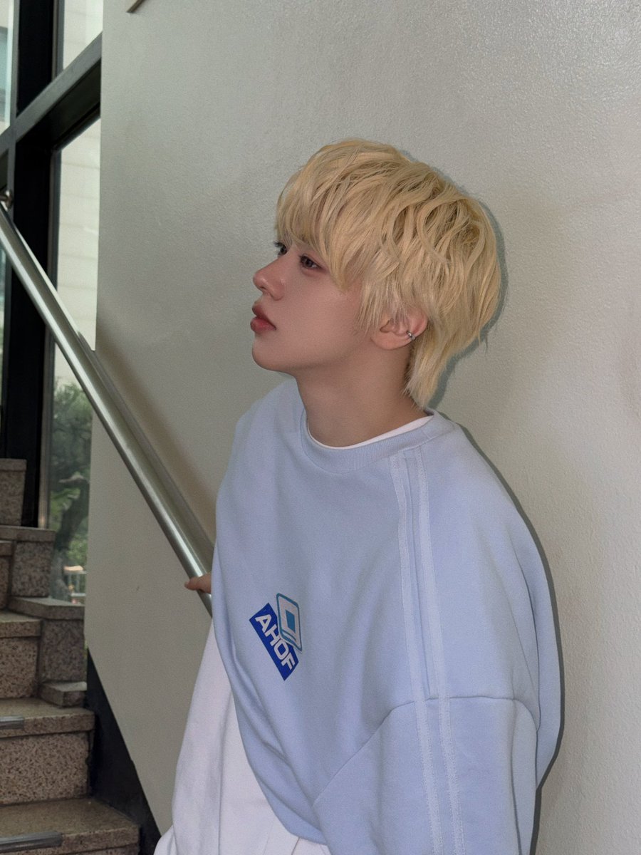 AHOF_official's tweet photo. 🏃 260710 RTY
뮤직뱅크 🎾💙

#AHOF #아홉
#WOONGKI #차웅기 https://t.co/d7CcUuqLbS